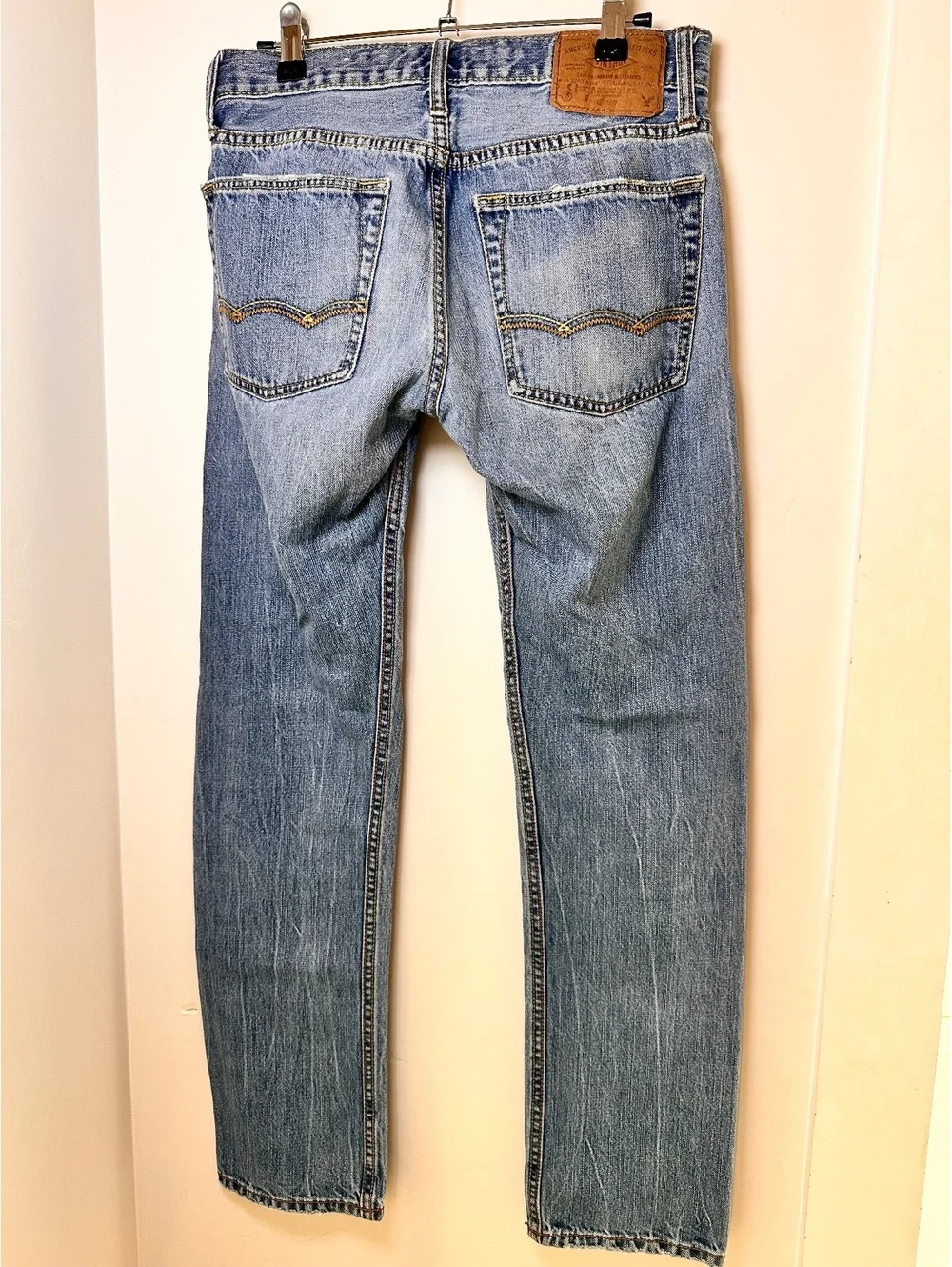 American Eagle Men’s Jeans 28x30 Medium Wash 100% Cotton Denim Distressed